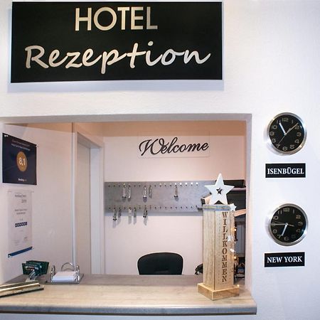 Hotel Garni Haus Schoenberger Heiligenhaus Bagian luar foto