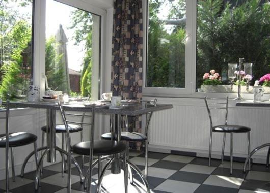 Hotel Garni Haus Schoenberger Heiligenhaus Bagian luar foto